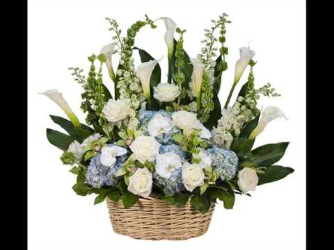 What Flowers Go With Sunflowers In A Bouquet?